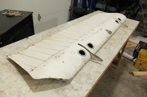 Cessna 150 152 C-150 left side flap